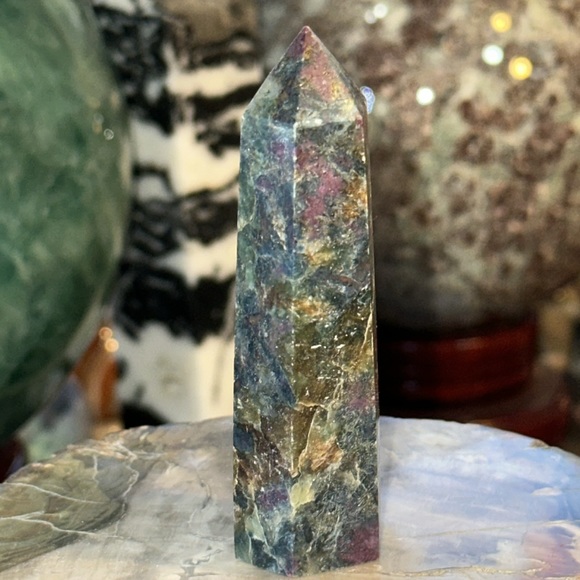 🎄SALE🎄Ruby And Kyanite Crystal Point! - Picture 3 of 4